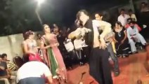 Desi Hot dance in Lahore top desi home dance 2016 very hot mujra PAKISTANI MUJRA DANCE Mujra Videos 