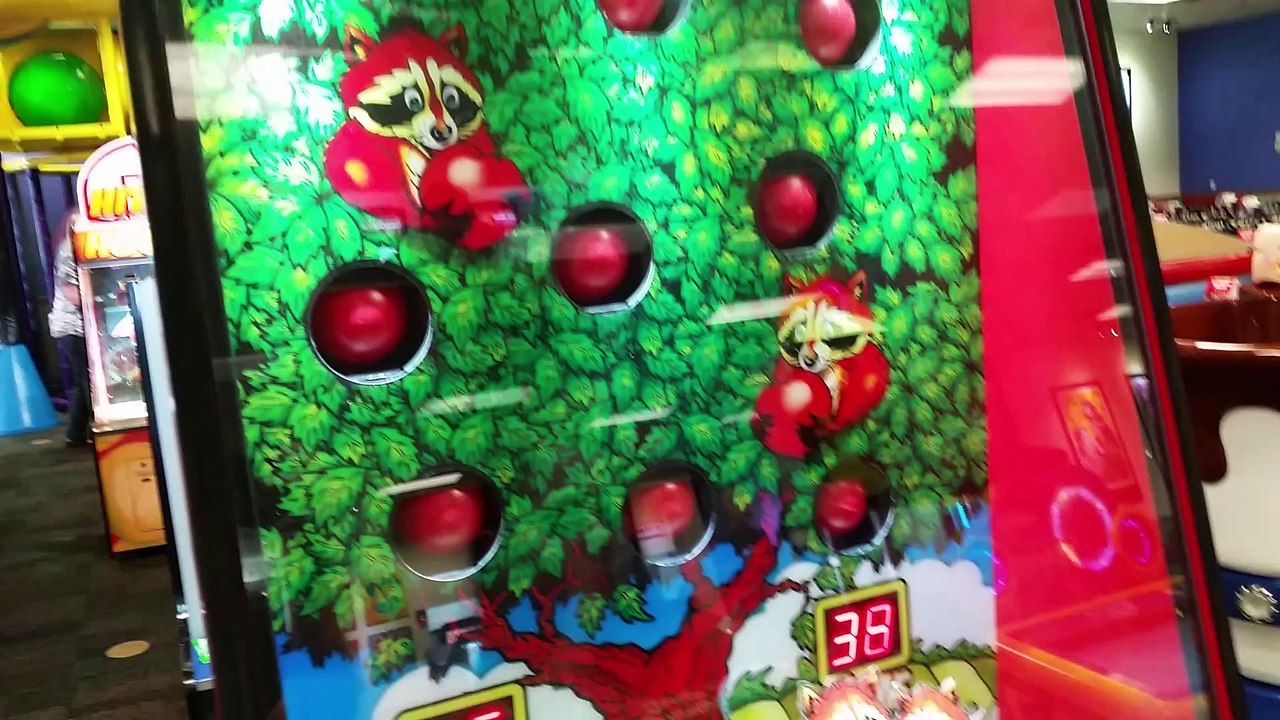 Chuck E Cheese ! Big Time Fun at Chuck E Cheese ! ! !   Pt. 1