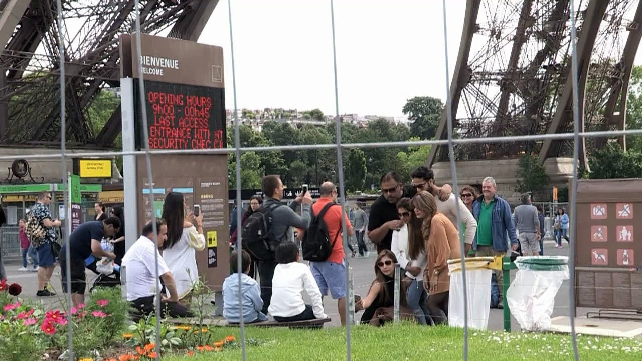 Strike against labour reforms shuts Eiffel Towe...
