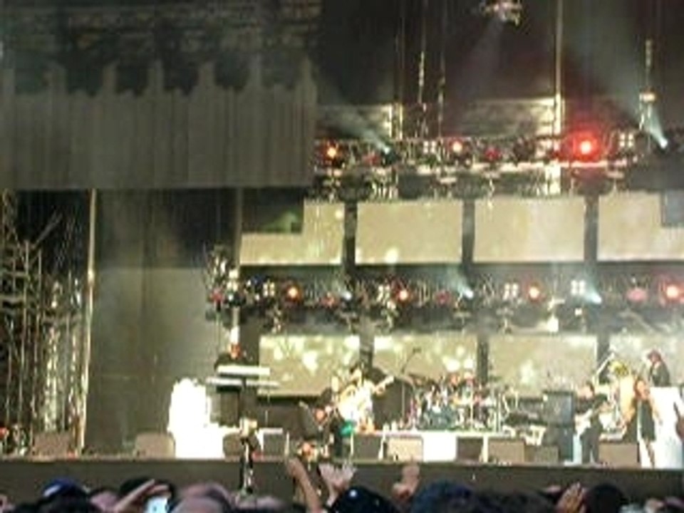 Nelly Furtado - All Good Things (LIVE Paris 2007)