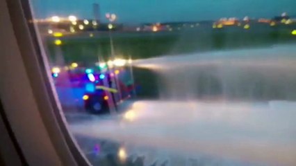 Depuis sa cabine, il filme l’avion qui en train de prendre feu