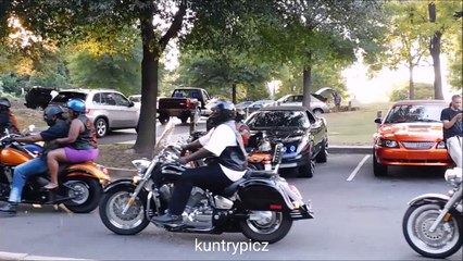 motorcycle club leaving out the park & whipz coming in
