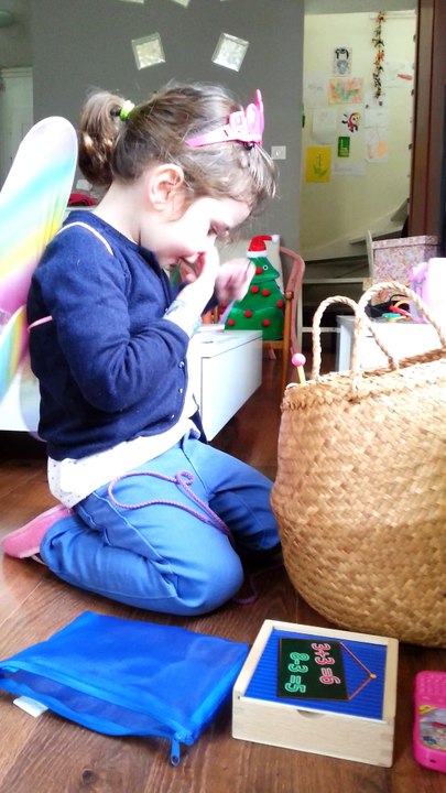 Capucine joue 03 2016