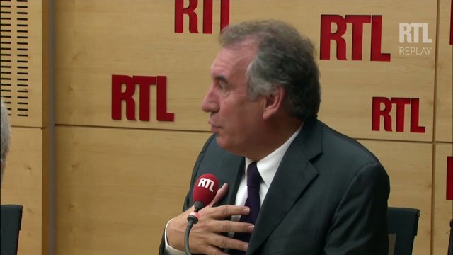 Je suis absolument opposé à l'idée qu'on mélange religion et politique , déclare François Bayrou