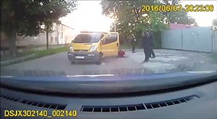 Поліція побила затриманого