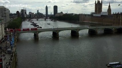 Westminster Bridge closed because of 'suspicious vehicle'