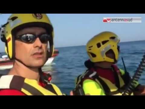 Tg Antenna Sud - Yacht in fiamme nelle acque di Otrano, salvi i tre a bordo