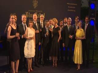 Tải video: Numerosos rostros conocidos en la gala de os Premios Blue Label