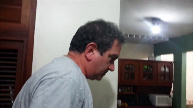 Un homme trouve une des plus grandes araignées au monde dans ton salon