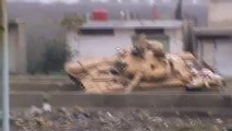 مورك تفجير دبابة تي 72 على الاتستراد الدولي 25 12 2012