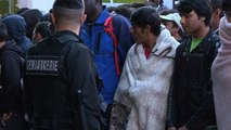 Evacuation d'un campement de plusieurs centaines de migrants à la halle Pajol à Paris