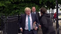 Boris avoids reporters’ questions as he leaves home