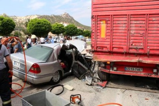 2 Yaşındaki Almina Hurdaya Dönen Araçtan Burnu Kanamadan Kurtuldu