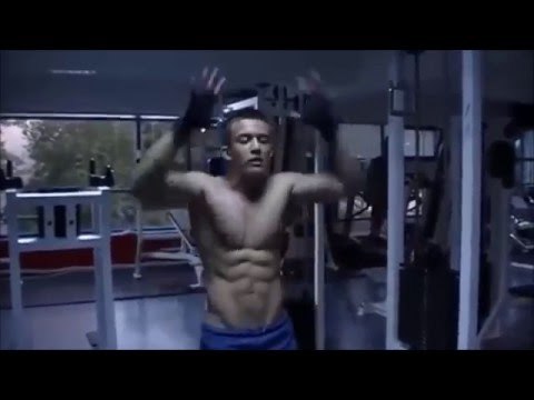 Teen Bodybuilder Flexing