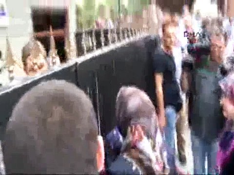 Hastane önünde isyan: Milyonlarca polis, asker var