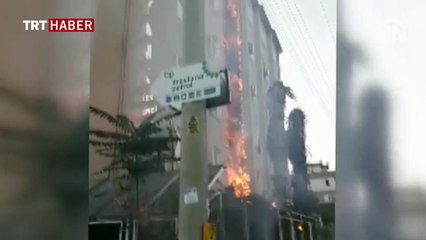 Otomobili alevlerden kurtarmak için seferber oldular