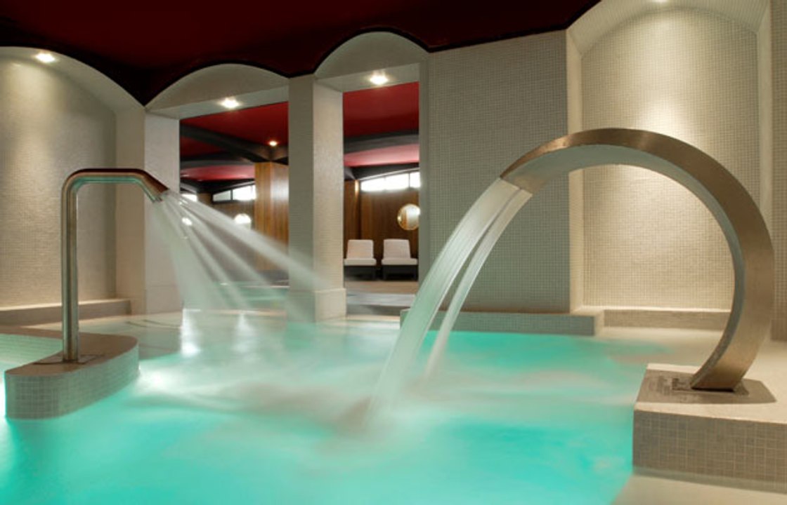 Spa Diane Barrière by Shiseido Bouquet's de l'hôtel Barrière Paris calme luxe et volupté.