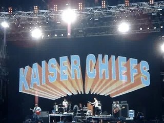 Kaiser Chiefs - I Predict A Riot Live @ Monaco