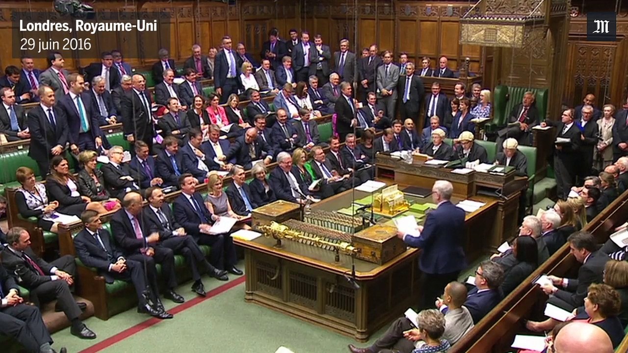 Cameron lance à Corbyn : « Pour l’amour du ciel, mon vieux, partez ! »