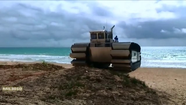 Прототип десантной машины-амфибии UHAC Морская пехота США