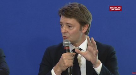 Hollande a fait de la France un des "derniers pays marxistes" selon Baroin