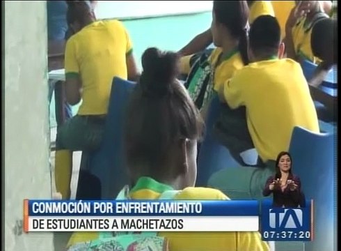 Conmoción por enfrentamiento de estudiantes a machetazos en Esmeraldas