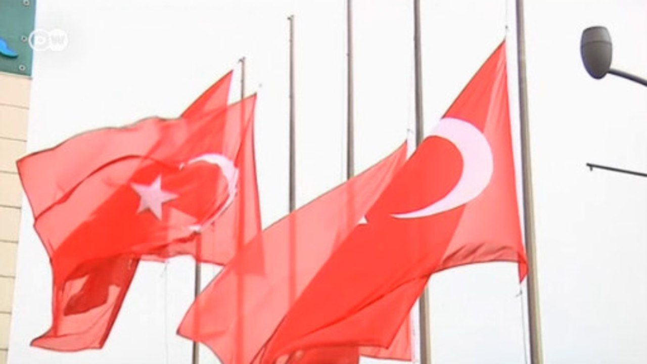 Türkiye’de bayraklar yarıya indi