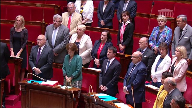 Minute de silence à l'Assemblée Nationale en hommage aux victimes de l'attentat d'Istanbul