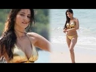 Ragini MMS 2 Porn Girl Sunny Leone Shoots Ad In H0t Golden Bikini