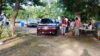 chevy trailblazer ss on diablo wheels wit sport bike