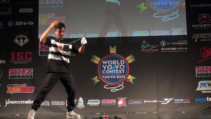 Des tricks en yo-yo offstring