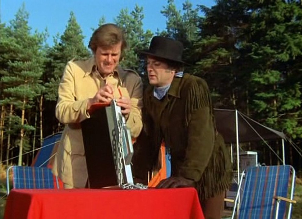 Die 2  E11 Der Mann Mit Dem Koefferchen