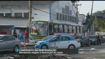 RJ: Moradores e policiais entram em confronto na Ilha do Governador