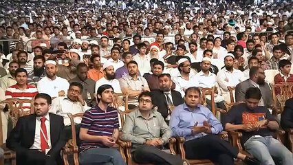 (NEW) Christian Girl Accepts Islam after She Got Answered By Zakir Naik