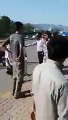A Young Guy Bashing & Beating Traffic Warden on Road, Exclusive Video