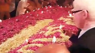 Whats Happening on Amjad Sabri Grave