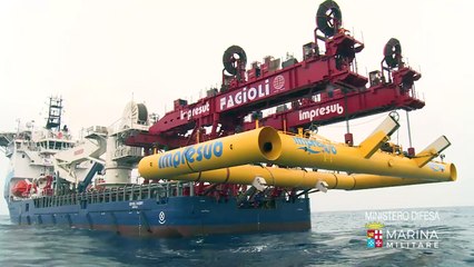 Italia recupera cadáveres de migrantes de barco reflotado