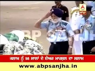 98-year-old Indian Air Force Marshal pays his last respects to late Dr. Kalam.