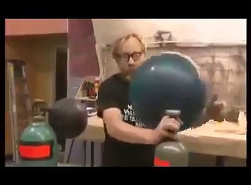 Helyum gazı ve gaz sülfür heksaflorid, ve üzerine etkilerine insan sesi.