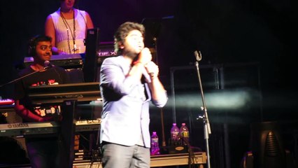 Arijit Singh singing Tum Hi Ho Live (Aashiqui 2)