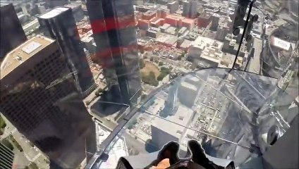 Skyslide : Un toboggan vitré à une hauteur vertigineuse au cœur de L.A !