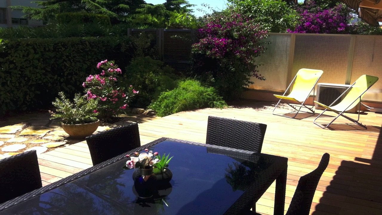 Antibes (Hauteurs)  Location Vacances Appartement 2 pièces 47 m²