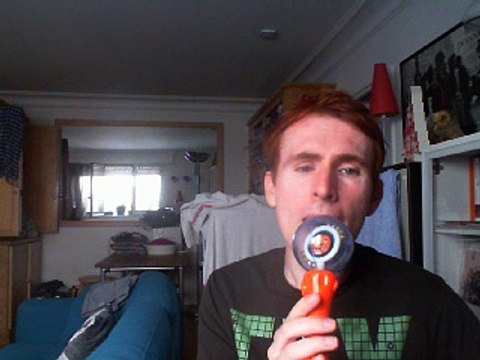 Wiwi égratigne le chalet bleu de Luis Mariano