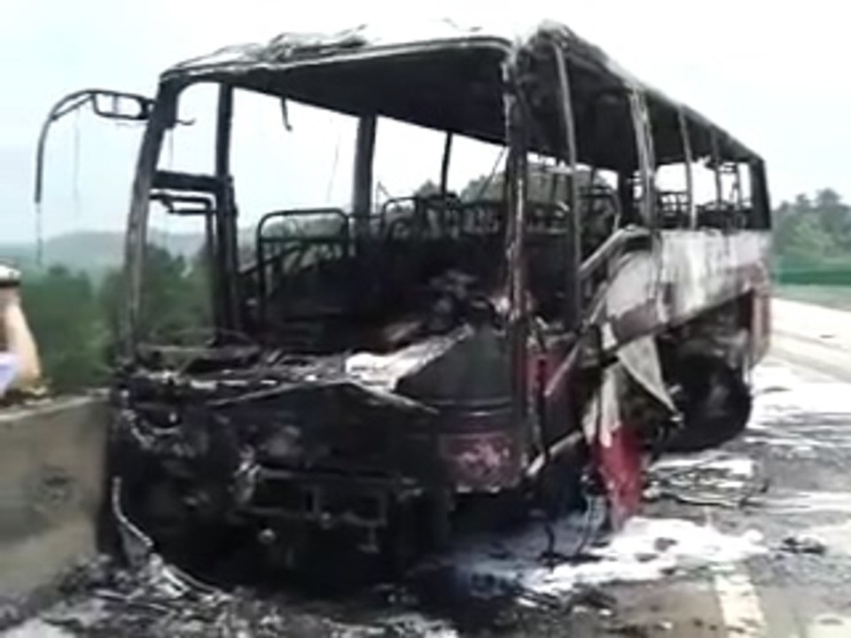 Люди заживо сгорели в автобусе