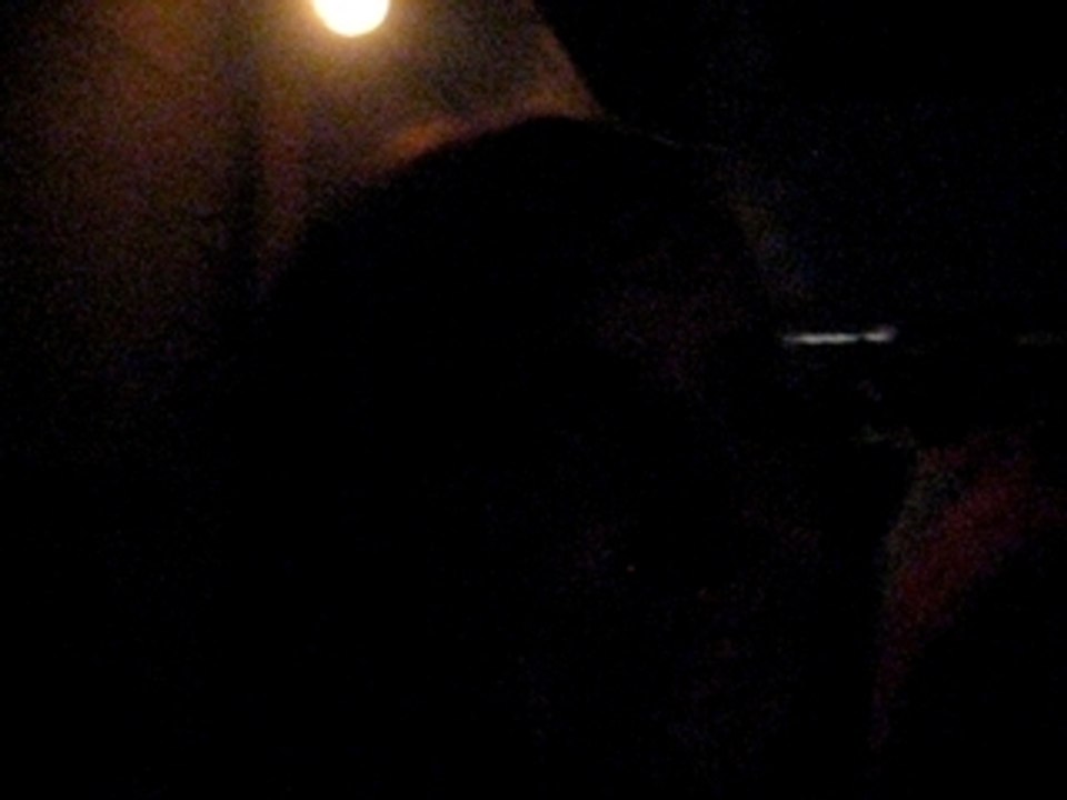 Marie-Joelle blast les nains de jardins:)