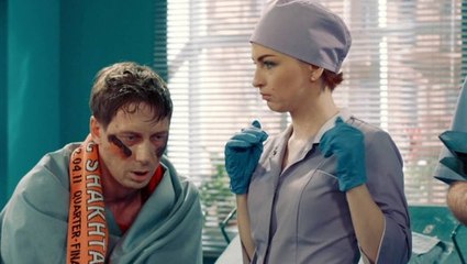 Когда врач и пациент фанаты разных футбольных клубов )) Смеялся до слёз!