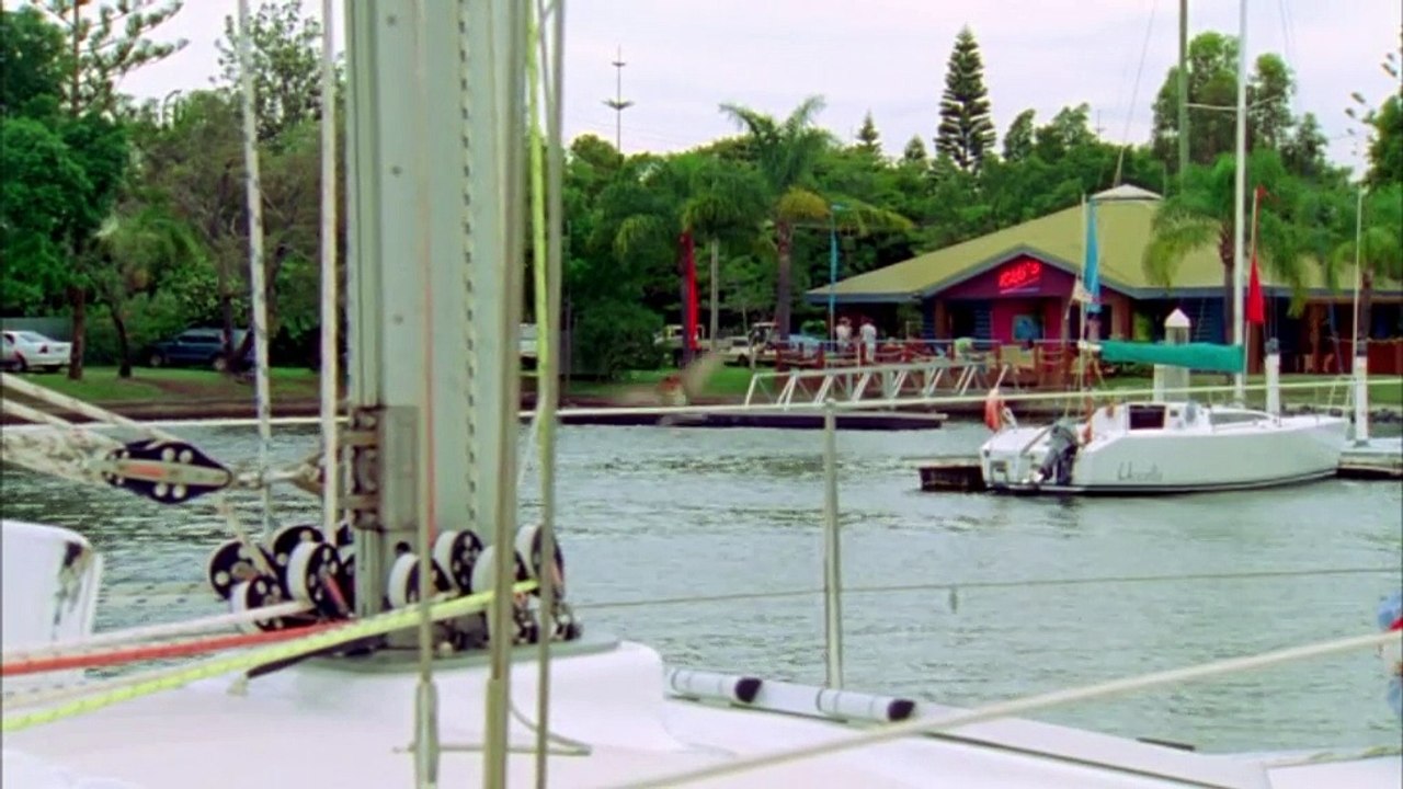 H2O Just Add Water s03e21 - The Jewel Thief