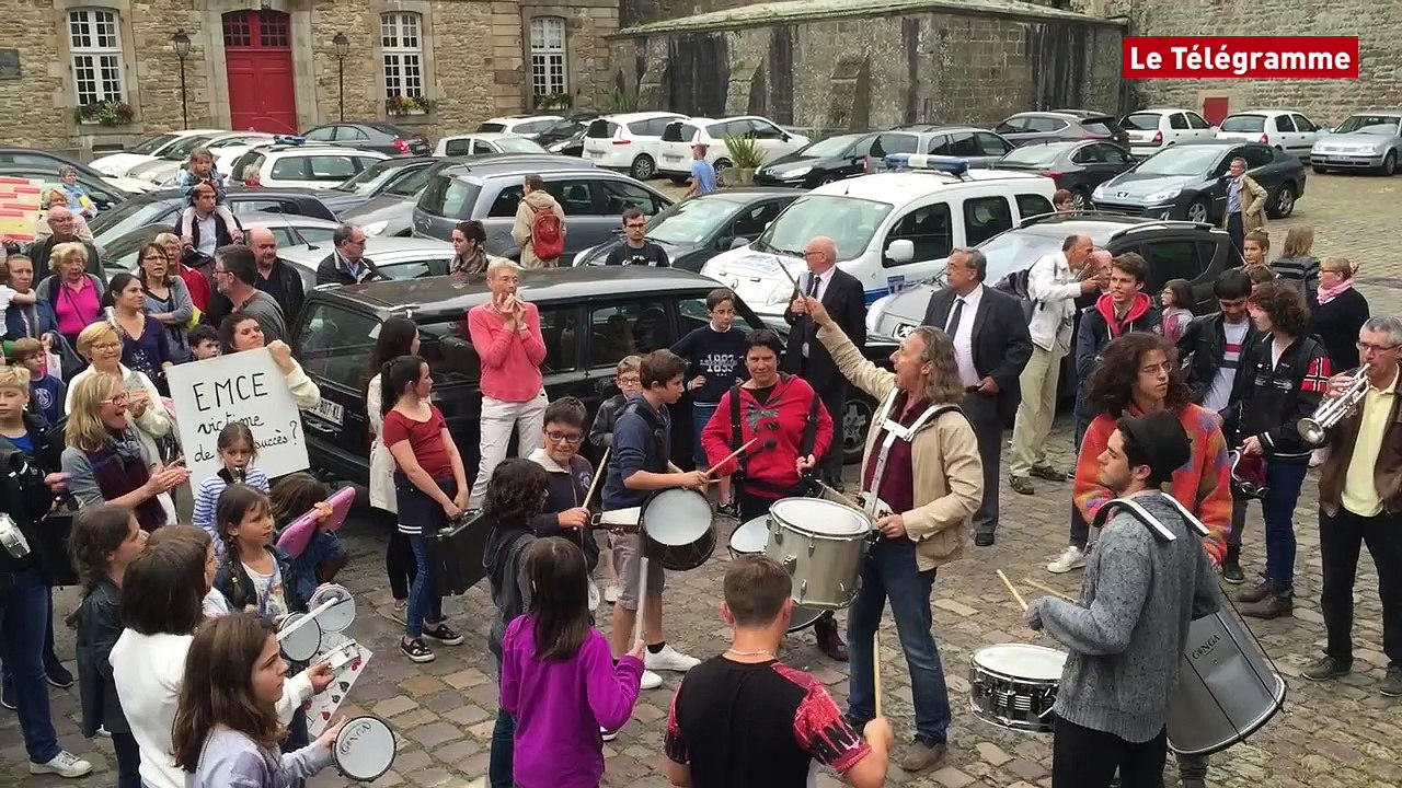 Saint-Malo. 200 manifestants pour l'école de musique
