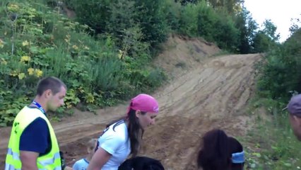 Quand t'essaies de grimper une colline trop abrupte en Jeep : Fail