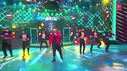 Honey-Singh-PerformingPARTY-ALL-NIGHT-At-Radio-Mirchi-Awards-2016